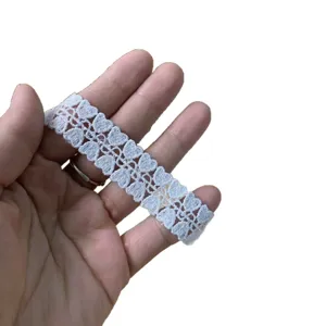 Nastro di pizzo bianco con cuore ricamo poliestere larghezza 2cm per cucito fai da te.