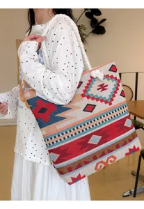 Μεγάλη τσάντα ώμου shopper με εθνοτικό τοτέμ και χοντρά χερούλια από σχοινί για γυναίκες