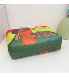 Große Canvas-Tragetasche mit stilvollem Kunst-Druck einer Frau und inspirierenden englischen Zitaten.