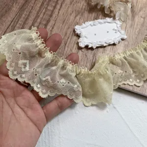 Banda de encaje de corazón amarillo de 5cm de ancho bordado con volantes DIY costura.