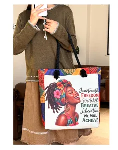 Gedetailleerd overzicht van de stijlvolle canvas shopper met artistiek portret en tekst.