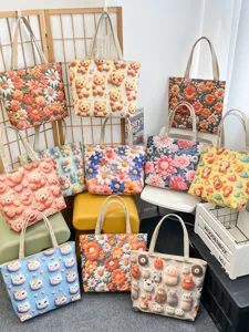 Bolso tote de lona de estilo coreano con lindo bordado de dibujos animados y gran capacidad.