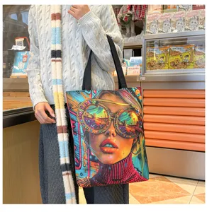Modische Segeltuchtasche mit lebendiger Pop-Art-Frauenillustration fuer den taeglichen Gebrauch