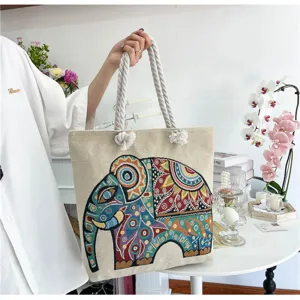 Borsa shopper in tela ricamata con elefante stile etnico e manici in corda spessa da donna
