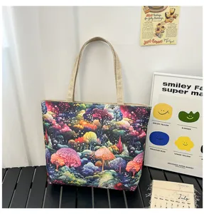 Detalle bolso tote de lona con estampado de arbol colorido, gran capacidad bolso casual