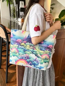 Bolso tote de lona casual con estampado de bosque arco iris, bolso de hombro grande para uso diario.
