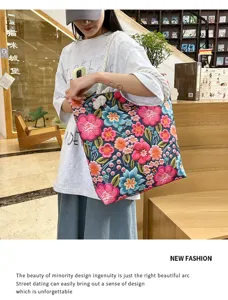 Borsa tote in tela ricamata con fiori, grande borsa a tracolla casual da donna per uso quotidiano.