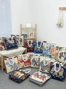 Borsa shopper in tela ricamata con elefante etnico e manico in corda spessa, casual.