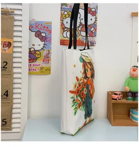 Detailansicht der lässigen Canvas-Tragetasche mit niedlichem Anime-Mädchen-Print für den Alltag.