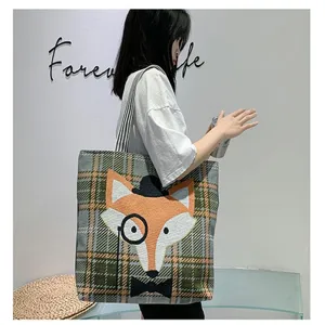 Stilvolle Damen Canvas Umhängetasche, Karo Shopper mit süßem Fuchs Motiv, Alltag.
