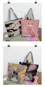 Borsa a tracolla in tela con ricamo di animali carini, grande borsa casual per uso quotidiano.