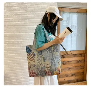 Vintage New York style canvas tote bag, large capacity shoulder bag for daily casual use.