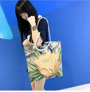 Sac cabas en toile décontracté avec broderie dorée motif floral et poignée en corde pour femmes