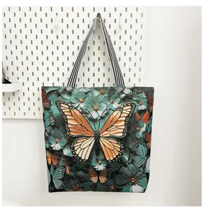 Etnische stijl vlinder borduurwerk canvas tote bag, gedetailleerd overzicht van handtas.