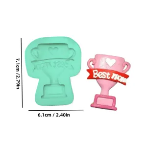 Moule en silicone en forme de trophée de fête des mères pour pâtisserie et décoration.