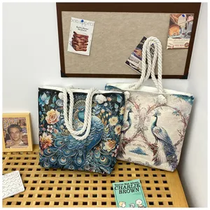 Bolso tote de tapiz de pavo real con asas de cuerda gruesa, gran bolso de hombro étnico.