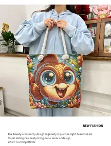 Modische Canvas Tragetasche Schultertasche mit niedlichem besticktem Fischdesign für den Alltag.