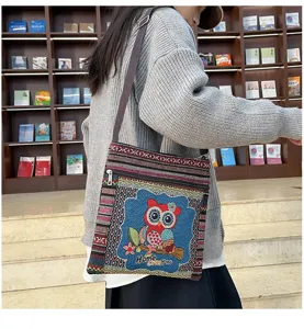 Sac bandoulière en toile de style ethnique avec broderie de hibou mignonne et poches.