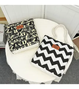 Freizeittasche Shopper Canvas Stofftasche Umhängetasche große Kapazität mit Buchstabenmuster.