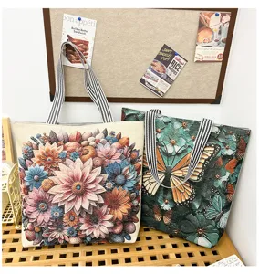 Canvas tote tas met vintage bloem- en vlinderpatroon, grote casual schoudertas voor dagelijks gebruik.