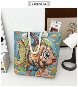 Modische bestickte Canvas Tote Tasche mit buntem Fischmuster und weißen dicken Seilgriffen.