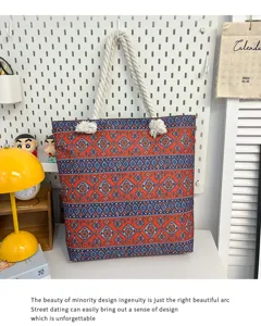 Geometrische print canvas shopper, grote schoudertas met dikke touw handvatten detail.