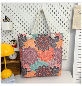 Canvas tote tas met kleurrijke mandala bloemenprint, groot opbergtas detail zicht.