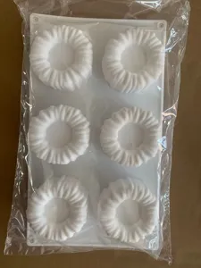 6-Loch vertikale Streifen Mousse Kuchen Silikonform, flexible Backform für französische Desserts.