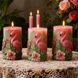 Flamingo geurkaars met reliëf voor huisdecoratie, prachtige tropische bloem stompkaars