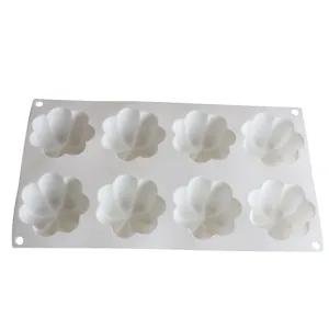 Silikon Backform Detailansicht mit 8 praktischen Mulden fur Kuchen Mousse und Desserts.