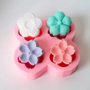 Moule à fleurs en silicone pour pâtisserie, savon artisanal, glaçons et gelée à quatre cavités.