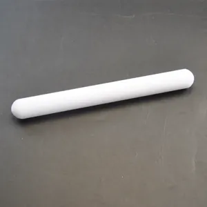 Detailaufnahme des weißen 50cm POM Kunststoff-Massivstabes, glatte Oberfläche und Maße.
