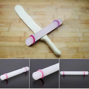 Rouleau à pâtisserie en plastique antiadhésif avec anneaux pour pâte et biscuits.