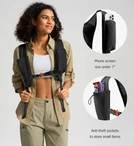 Détail de sac de poitrine tactique d'extérieur avec poche pour téléphone et rangements.