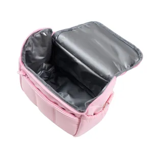 Pink insulated lunch bag interior detail, showing waterproof thermal lining and smooth zipper.