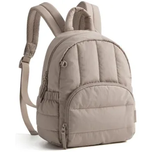 Mini zaino trapuntato beige con tasca con zip, vista dettagliata della texture morbida.
