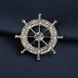 Exquisite Schiffssteuerrad Strass Brosche fuer Herren, silbrige Metallnadel fuer den Anzug.
