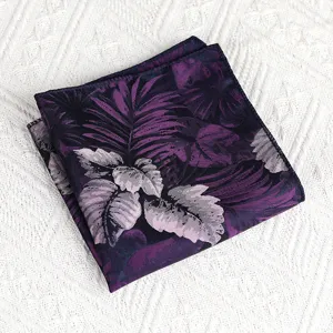 Paarse botanische print pochet voor heren zakelijk pak en formele huwelijkkleed.