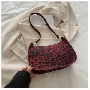 Sac porté épaule croissant imprimé léopard rouge, sac hobo rétro élégant pour la mode.