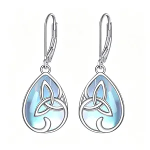 Elegantes pendientes colgantes de plata de ley con piedra azul clara y nudo celta.