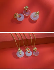 Chalcedoon veiligheidsring ketting met gouden bloemhanger en geluksamulet voor dames elegant