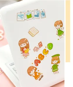 Vista detallada de pegatinas de chicas de dibujos animados lindas para manualidades y DIY.
