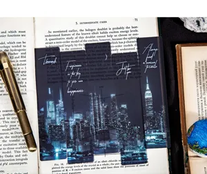 Marque-pages en PET mat, design d'univers et de vue nocturne de ville, marqueurs de livres transparents.