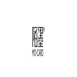 Détail du logo de la marque Mo Card, présentant l'identité officielle de papeterie.