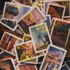 Autocollants decoratifs de timbres de voyage en feuille dore vintage pour journal.