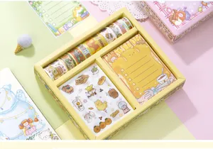 Süßes Schreibwaren-Geschenkset mit Washi-Tape, Notizblock und Stickern für DIY-Tagebücher.