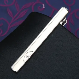Men's fashion silver tie clip, elegant rhinestone metal clasp for business suits and wedding wear.