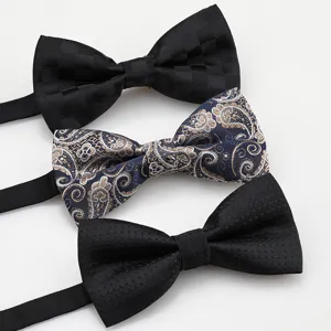 Set di cravatte a farfalla formali da uomo, vari motivi per matrimoni e abiti eleganti.