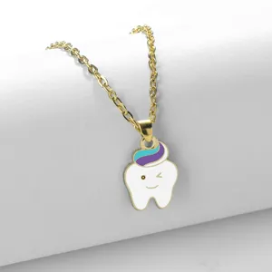 Collana con ciondolo a forma di dente di cartone animato dorata catena clavicolare donna