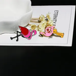 Flamingo enamel pin alloy brooch cute animal badge fashion apparel lapel pin gift